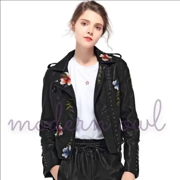 025-BEAUTIFUL EMBROIDERED Leather Jacket - Picture 2 of 7